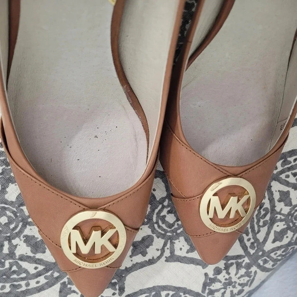 Michael by Michael Kors Caroline Charm Pump - Picture 11 of 14